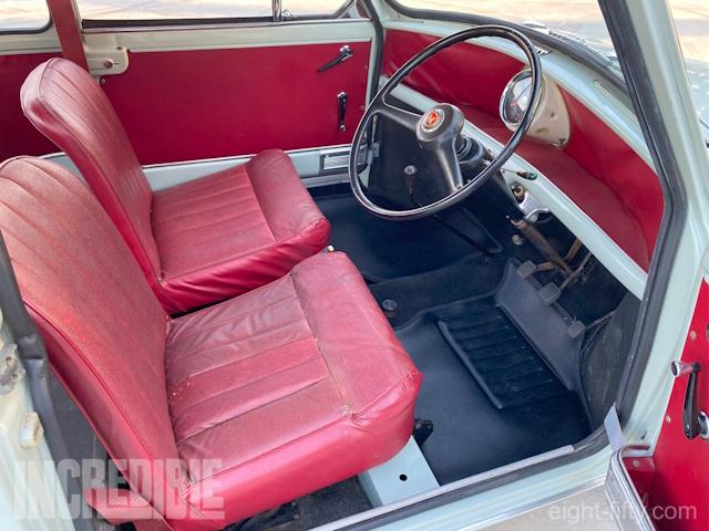 The passenger seat is original, while the driver seat was made up from three different seats.