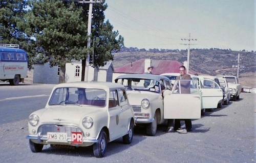 A Morris 850 (reg. ZMB251) in use for a Day Tour in April 1964 (image: via J. Heselwood).